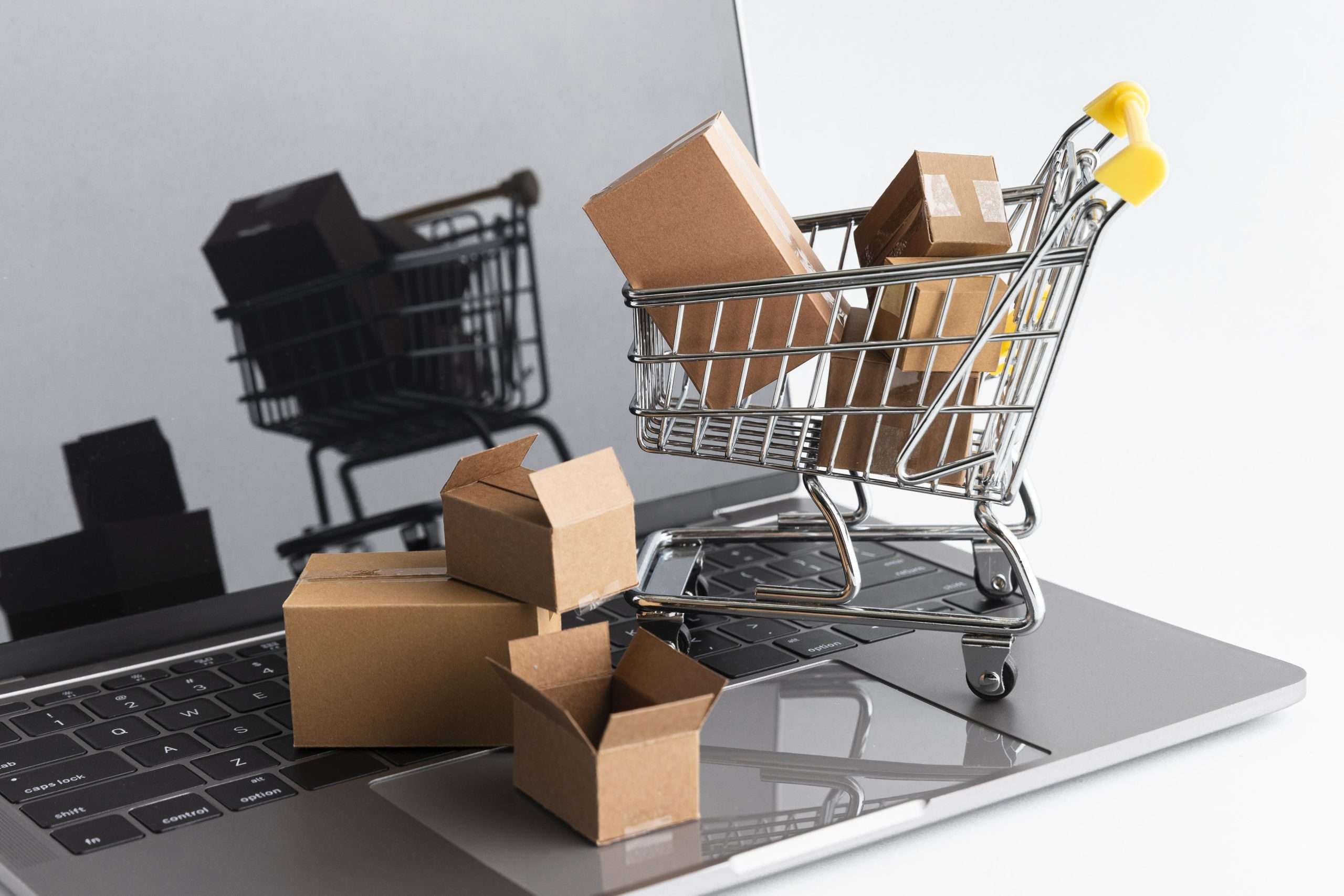 Devolución de productos en ecommerce: causas, efectos y desafíos logísticos.